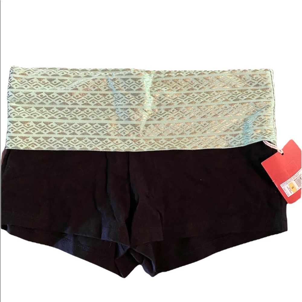 BNWT black shorts - Picture 2 of 2